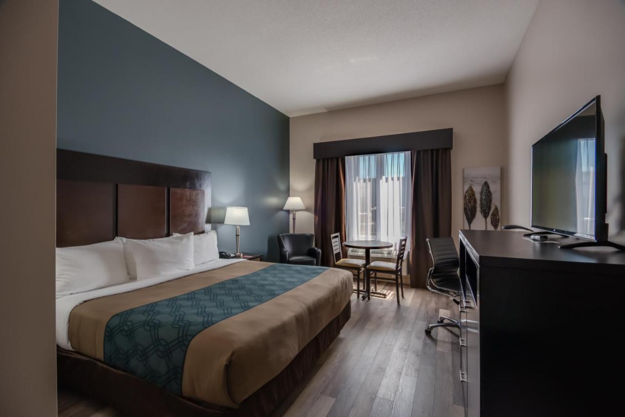 Econo Lodge Inn & Suites Saint Apollinaire Exteriör bild